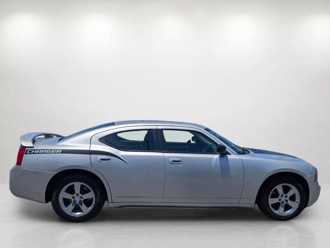 2009 /Dark Slate Gray Dodge Charger SXT (2B3KA33V09H) with an Other engine, located at 804 22nd Ave, Phenix City, AL, 36870, (334) 297-1860, 32.484749, -85.024475 - Step into adventure and embrace the thrill of the open road with the 2009 Dodge Charger SXT, available now at Gils Auto - Columbus #2 in Columbus, GA. This stylish and powerful coupe is perfect for drivers who crave excitement, whether you're commuting to work, embarking on weekend road trips, or si - Photo#3