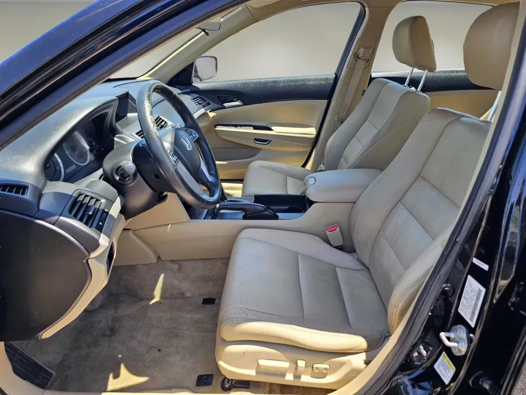 2012 /Ivory Honda Accord Sdn SE (1HGCP2F66CA) with an Gas I4 2.4L/144 engine, 5-Speed Automatic transmission, located at 521 Old Farm Lane Rd, Prattville, AL, 36066, (334) 325-1505, 32.482460, -86.416367 - 2012 Honda Accord Sdn SE - Photo#9