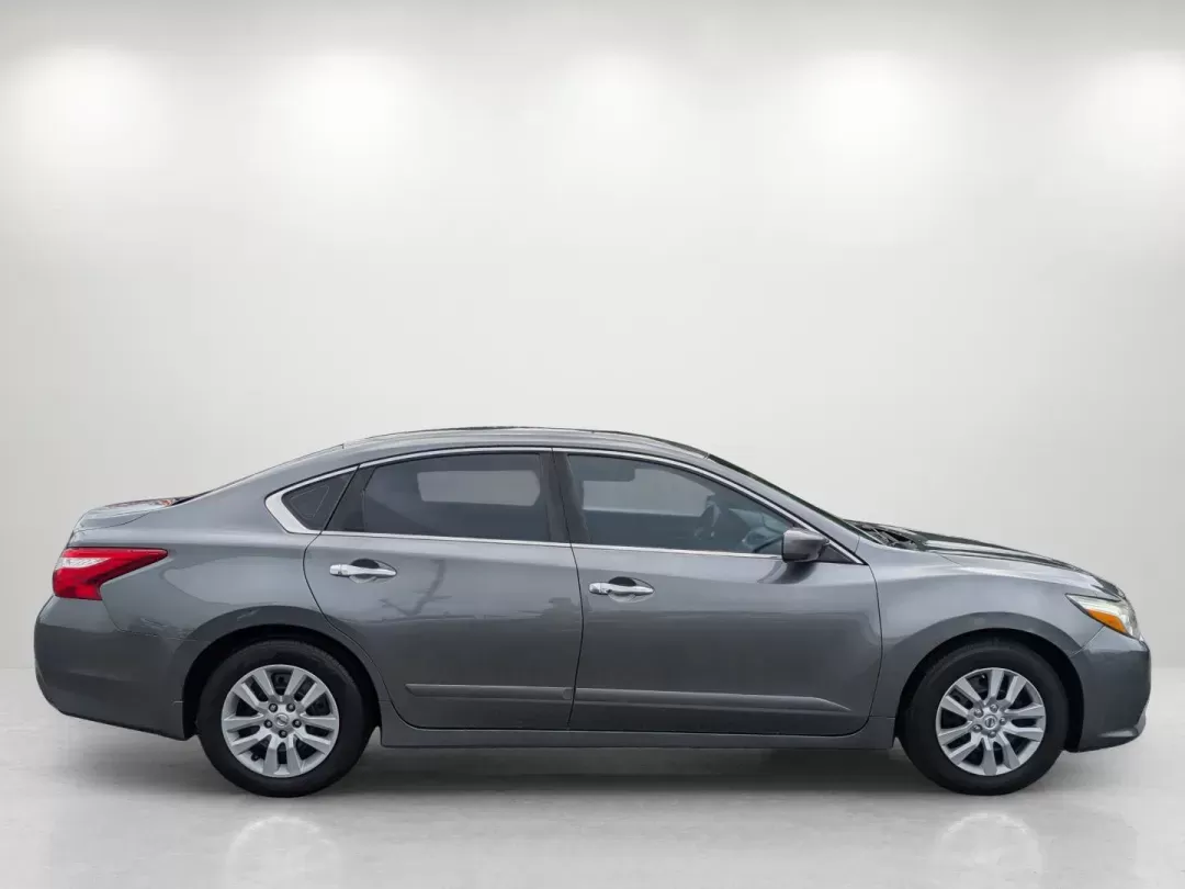 2017 /Charcoal Nissan Altima 2.5 S (1N4AL3AP0HN) with an Regular Unleaded I-4 2.5 L/152 engine, 1-Speed CVT w/OD transmission, located at 804 22nd Ave, Phenix City, AL, 36870, (334) 297-1860, 32.484749, -85.024475 - 2017 Nissan Altima 2.5 S - Photo#3