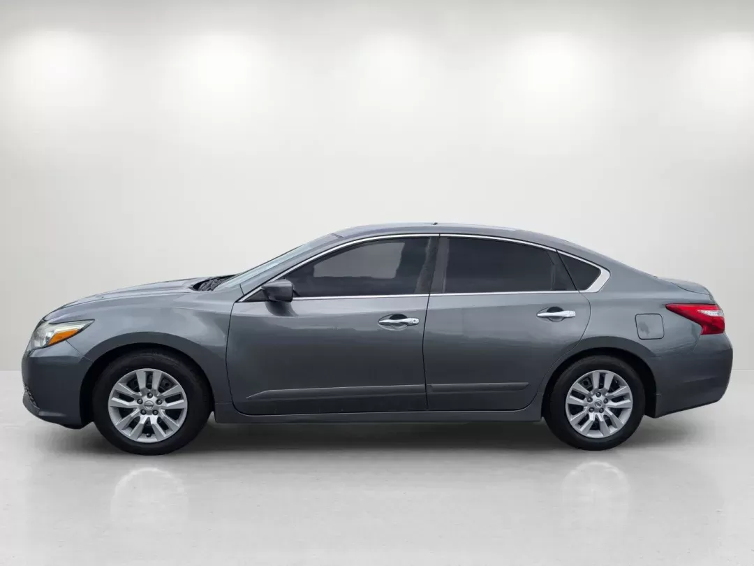 2017 /Charcoal Nissan Altima 2.5 S (1N4AL3AP0HN) with an Regular Unleaded I-4 2.5 L/152 engine, 1-Speed CVT w/OD transmission, located at 804 22nd Ave, Phenix City, AL, 36870, (334) 297-1860, 32.484749, -85.024475 - 2017 Nissan Altima 2.5 S - Photo#7
