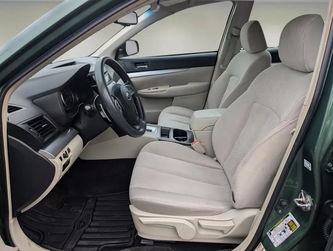 2014 /Ivory Subaru Outback 2.5i (4S4BRCAC4E3) with an Regular Unleaded H-4 2.5 L/152 engine, 6-Speed CVT w/OD transmission, located at 3959 U.S. 80 W, Phenix City, AL, 36870, (334) 297-4885, 32.469296, -85.135185 - 2014 Subaru Outback 2.5i - Photo#10