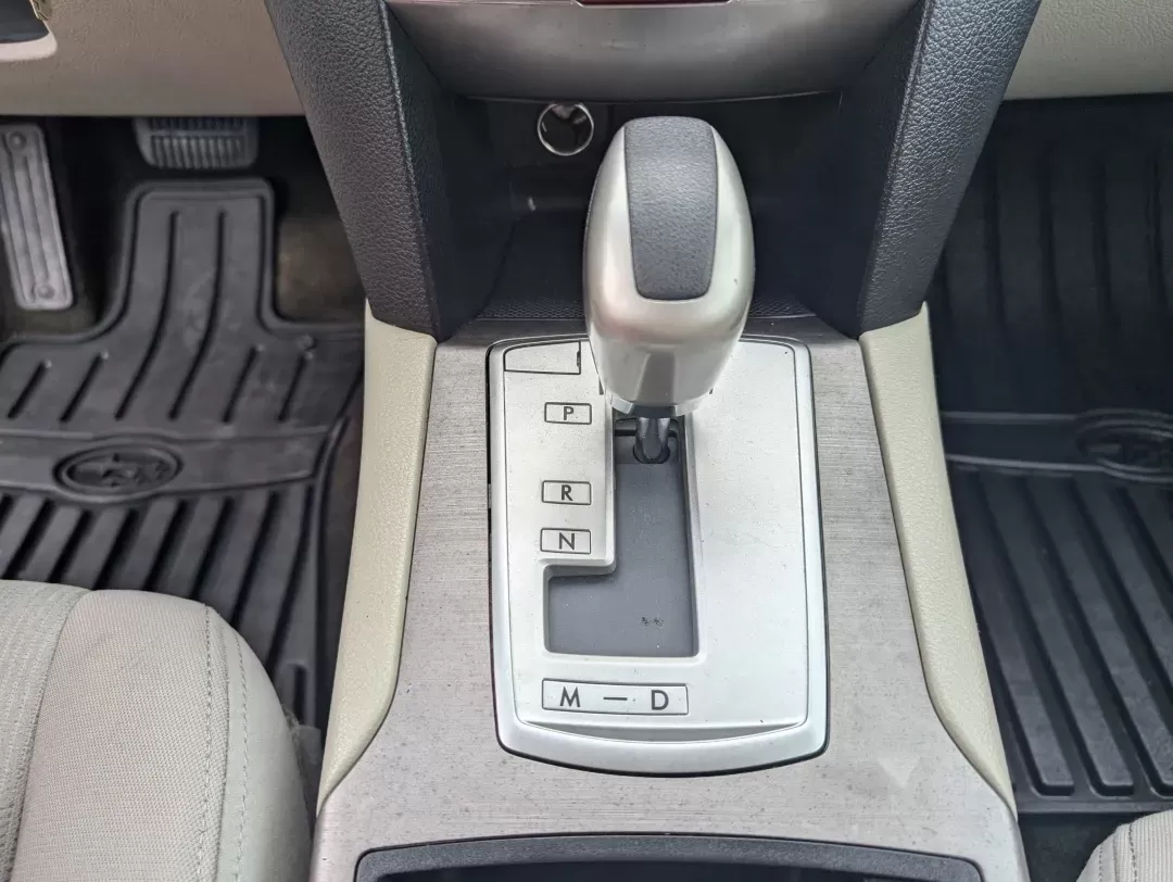 2014 /Ivory Subaru Outback 2.5i (4S4BRCAC4E3) with an Regular Unleaded H-4 2.5 L/152 engine, 6-Speed CVT w/OD transmission, located at 3959 U.S. 80 W, Phenix City, AL, 36870, (334) 297-4885, 32.469296, -85.135185 - 2014 Subaru Outback 2.5i - Photo#13