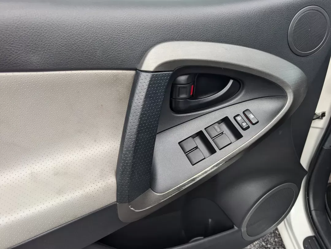 2010 Toyota RAV4 Ltd (2T3YK4DV0AW) with an Gas V6 3.5L/211 engine, 5-Speed Automatic w/OD transmission, located at 3959 U.S. 80 W, Phenix City, AL, 36870, (334) 297-4885, 32.469296, -85.135185 - 2010 Toyota RAV4 Ltd - Photo#9