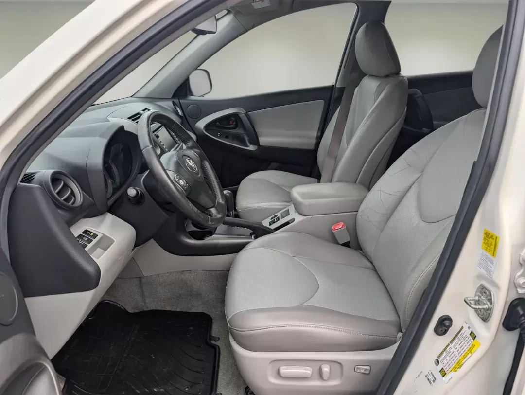 2010 Toyota RAV4 Ltd (2T3YK4DV0AW) with an Gas V6 3.5L/211 engine, 5-Speed Automatic w/OD transmission, located at 3959 U.S. 80 W, Phenix City, AL, 36870, (334) 297-4885, 32.469296, -85.135185 - 2010 Toyota RAV4 Ltd - Photo#10