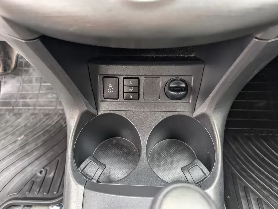 2010 Toyota RAV4 Ltd (2T3YK4DV0AW) with an Gas V6 3.5L/211 engine, 5-Speed Automatic w/OD transmission, located at 3959 U.S. 80 W, Phenix City, AL, 36870, (334) 297-4885, 32.469296, -85.135185 - 2010 Toyota RAV4 Ltd - Photo#15