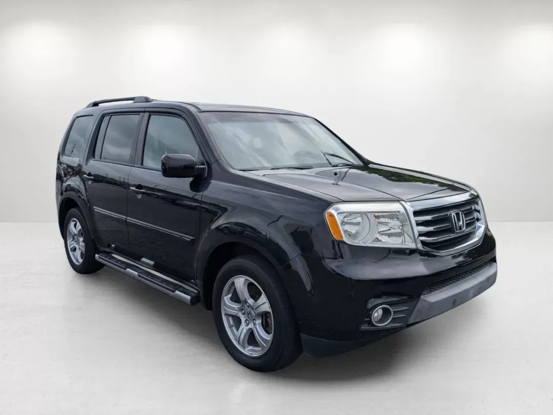 2014 Honda Pilot EX-L (5FNYF3H55EB) with an Regular Unleaded V-6 3.5 L/212 engine, 5-Speed Automatic w/OD transmission, located at 804 22nd Ave, Phenix City, AL, 36870, (334) 297-1860, 32.484749, -85.024475 - 2014 Honda Pilot EX-L - Photo#2