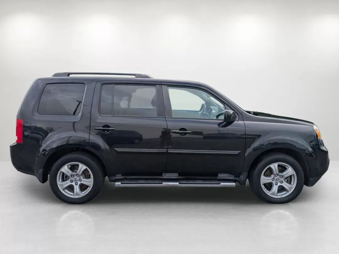 2014 Honda Pilot EX-L (5FNYF3H55EB) with an Regular Unleaded V-6 3.5 L/212 engine, 5-Speed Automatic w/OD transmission, located at 804 22nd Ave, Phenix City, AL, 36870, (334) 297-1860, 32.484749, -85.024475 - 2014 Honda Pilot EX-L - Photo#3