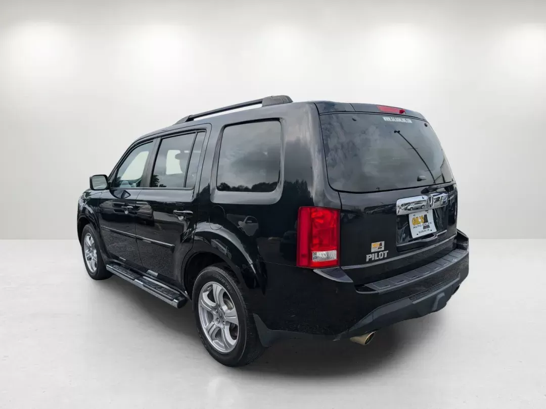 2014 Honda Pilot EX-L (5FNYF3H55EB) with an Regular Unleaded V-6 3.5 L/212 engine, 5-Speed Automatic w/OD transmission, located at 804 22nd Ave, Phenix City, AL, 36870, (334) 297-1860, 32.484749, -85.024475 - 2014 Honda Pilot EX-L - Photo#6