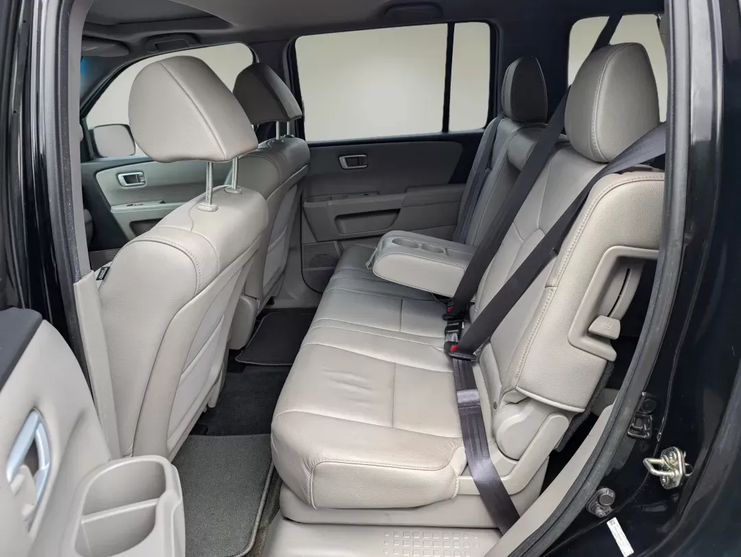 2014 Honda Pilot EX-L (5FNYF3H55EB) with an Regular Unleaded V-6 3.5 L/212 engine, 5-Speed Automatic w/OD transmission, located at 804 22nd Ave, Phenix City, AL, 36870, (334) 297-1860, 32.484749, -85.024475 - 2014 Honda Pilot EX-L - Photo#10