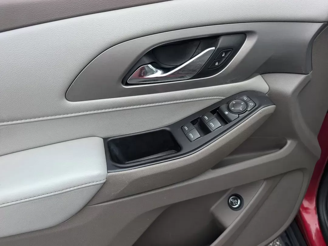 2018 /Dark Atmosphere/Medium Ash Gray Chevrolet Traverse LT Cloth (1GNERGKW2JJ) with an Other engine, located at 3959 U.S. 80 W, Phenix City, AL, 36870, (334) 297-4885, 32.469296, -85.135185 - **Explore the 2018 Chevrolet Traverse: Your Family's Next Adventure Awaits!**<br /> <br /> Are you ready to elevate your family outings or weekend getaways? Look no further than this stunning 2018 Chevrolet Traverse LT, available now at Gils Auto in Columbus, GA. This spacious SUV boasts enough room - Photo#9