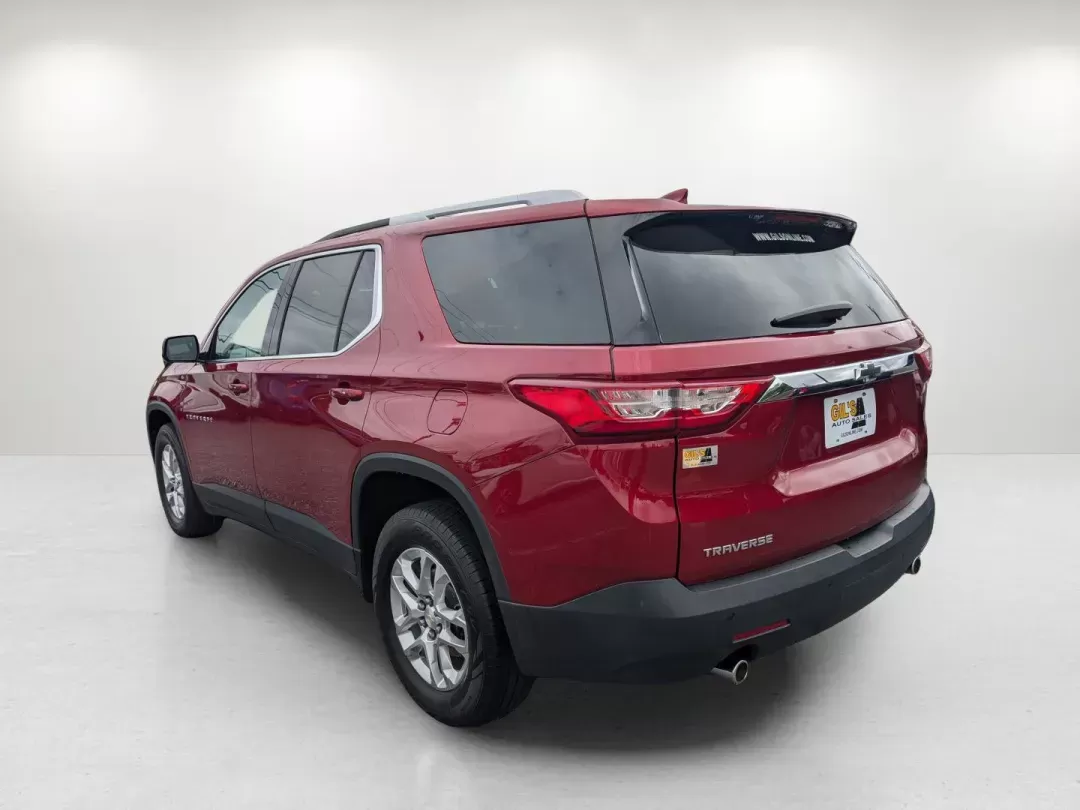 2018 /Dark Atmosphere/Medium Ash Gray Chevrolet Traverse LT Cloth (1GNERGKW2JJ) with an Gas V6 3.6L/ engine, 9-Speed Automatic transmission, located at 5115 14th Ave., Columbus, GA, 31904, (706) 323-0345, 32.511494, -84.971046 - 2018 Chevrolet Traverse LT Cloth - Photo#6