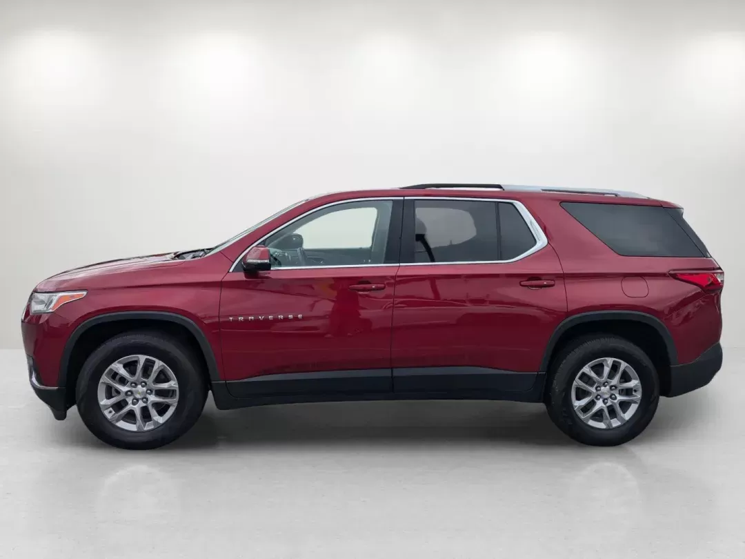 2018 /Dark Atmosphere/Medium Ash Gray Chevrolet Traverse LT Cloth (1GNERGKW2JJ) with an Gas V6 3.6L/ engine, 9-Speed Automatic transmission, located at 5115 14th Ave., Columbus, GA, 31904, (706) 323-0345, 32.511494, -84.971046 - 2018 Chevrolet Traverse LT Cloth - Photo#7