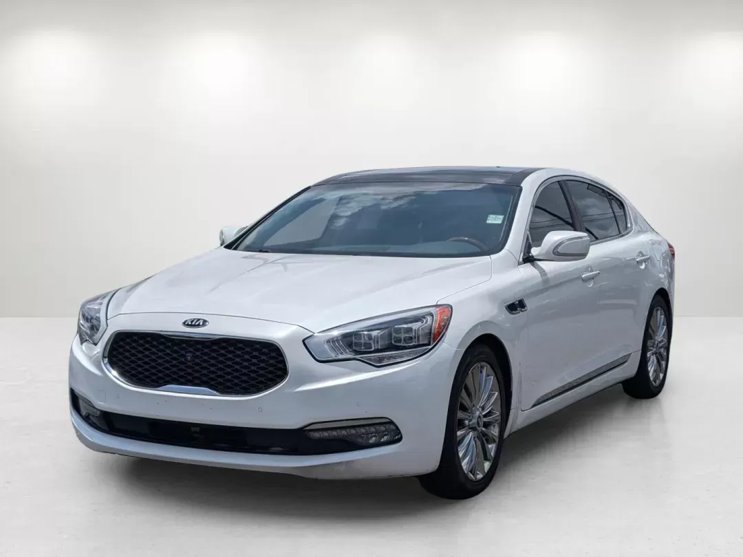 2015 /Black Kia K900 Luxury (KNALW4D4XF6) with an Premium Unleaded V-8 5.0 L/307 engine, 8-Speed Automatic w/OD transmission, located at 3959 U.S. 80 W, Phenix City, AL, 36870, (334) 297-4885, 32.469296, -85.135185 - 2015 Kia K900 Luxury - Photo#1