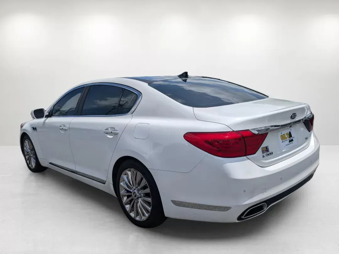 2015 /Black Kia K900 Luxury (KNALW4D4XF6) with an Premium Unleaded V-8 5.0 L/307 engine, 8-Speed Automatic w/OD transmission, located at 3959 U.S. 80 W, Phenix City, AL, 36870, (334) 297-4885, 32.469296, -85.135185 - 2015 Kia K900 Luxury - Photo#7
