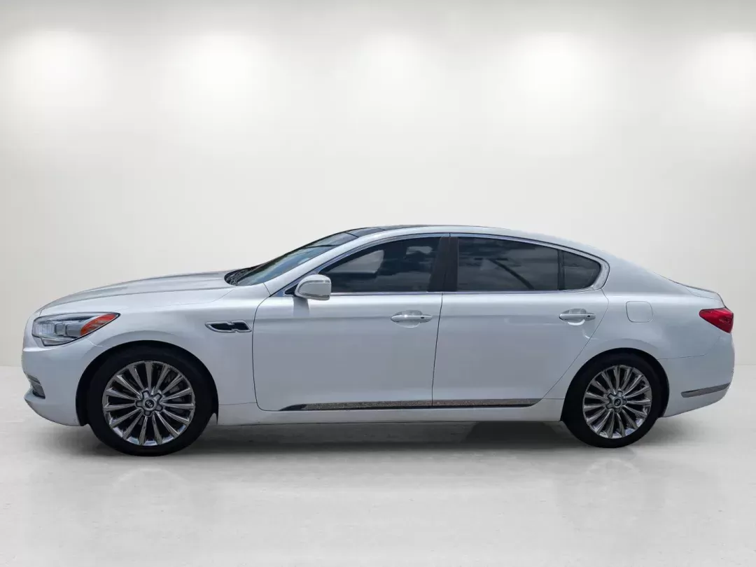 2015 /Black Kia K900 Luxury (KNALW4D4XF6) with an Premium Unleaded V-8 5.0 L/307 engine, 8-Speed Automatic w/OD transmission, located at 3959 U.S. 80 W, Phenix City, AL, 36870, (334) 297-4885, 32.469296, -85.135185 - 2015 Kia K900 Luxury - Photo#8