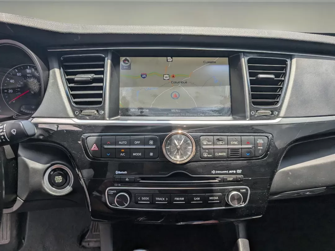 2015 /Black Kia K900 Luxury (KNALW4D4XF6) with an Premium Unleaded V-8 5.0 L/307 engine, 8-Speed Automatic w/OD transmission, located at 3959 U.S. 80 W, Phenix City, AL, 36870, (334) 297-4885, 32.469296, -85.135185 - 2015 Kia K900 Luxury - Photo#15