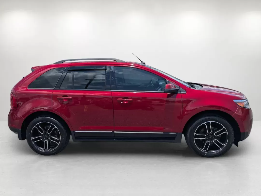 2013 Ford Edge SEL (2FMDK3J92DB) with an Turbocharged I4 2.0L/122 engine, 6-Speed Automatic w/manual shift transmission, located at 3959 U.S. 80 W, Phenix City, AL, 36870, (334) 297-4885, 32.469296, -85.135185 - 2013 Ford Edge SEL - Photo#4