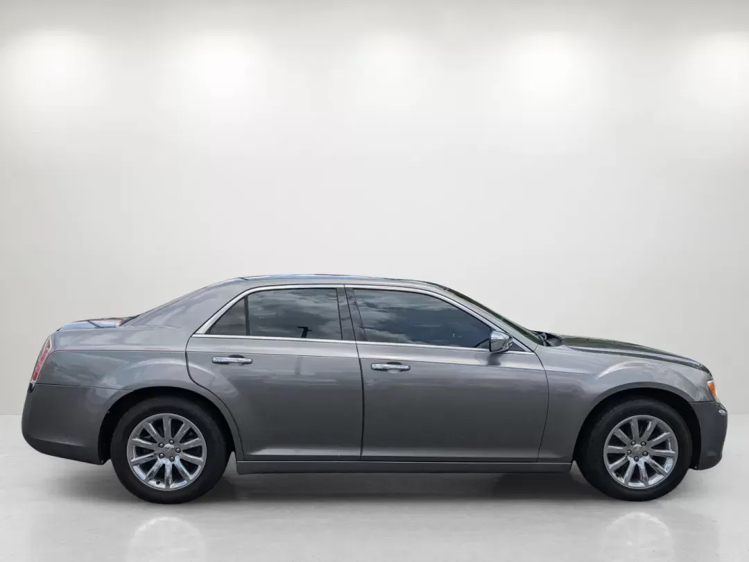 2011 /Black Interior Chrysler 300 Limited (2C3CA5CG7BH) with an Gas/Ethanol V6 3.6L/220 engine, 5-Speed Automatic w/Manual Shift transmission, located at 3959 U.S. 80 W, Phenix City, AL, 36870, (334) 297-4885, 32.469296, -85.135185 - 2011 Chrysler 300 Limited - Photo#5