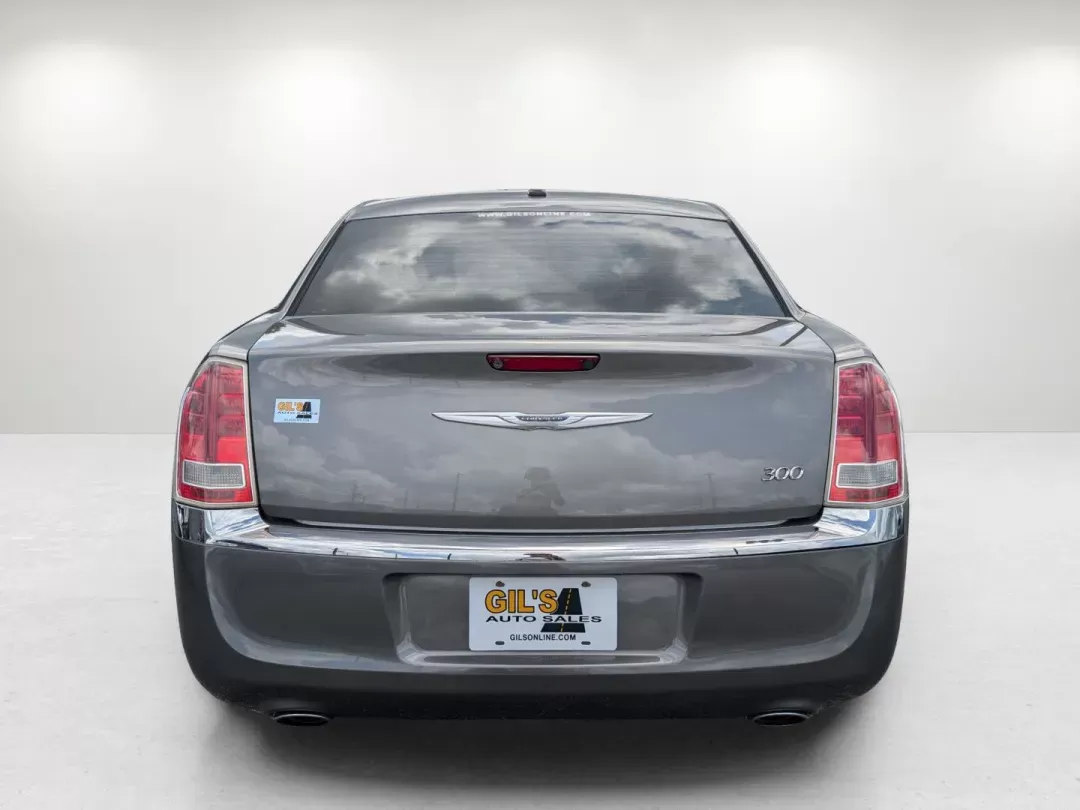2011 /Black Interior Chrysler 300 Limited (2C3CA5CG7BH) with an Gas/Ethanol V6 3.6L/220 engine, 5-Speed Automatic w/Manual Shift transmission, located at 3959 U.S. 80 W, Phenix City, AL, 36870, (334) 297-4885, 32.469296, -85.135185 - 2011 Chrysler 300 Limited - Photo#7
