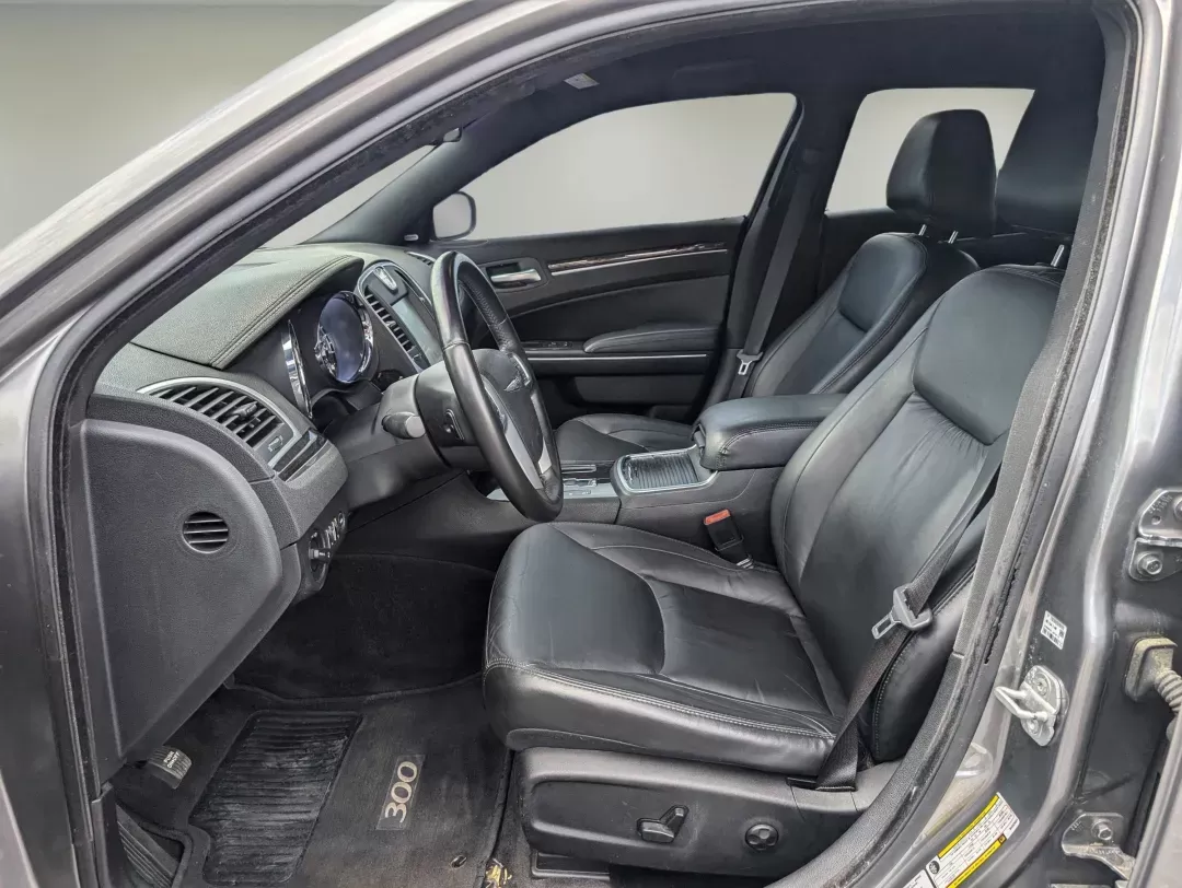 2011 /Black Interior Chrysler 300 Limited (2C3CA5CG7BH) with an Gas/Ethanol V6 3.6L/220 engine, 5-Speed Automatic w/Manual Shift transmission, located at 3959 U.S. 80 W, Phenix City, AL, 36870, (334) 297-4885, 32.469296, -85.135185 - 2011 Chrysler 300 Limited - Photo#11