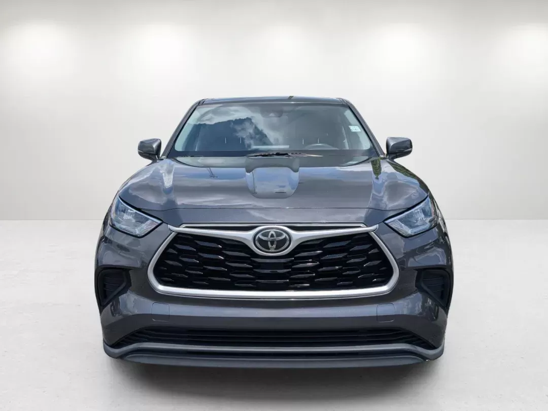 2020 Toyota Highlander L (5TDCZRAH3LS) with an Regular Unleaded V-6 3.5 L/211 engine, 8-Speed Automatic w/OD transmission, located at 3959 U.S. 80 W, Phenix City, AL, 36870, (334) 297-4885, 32.469296, -85.135185 - 2020 Toyota Highlander L - Photo#2