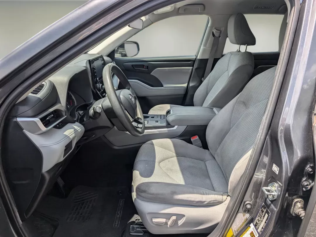 2020 Toyota Highlander L (5TDCZRAH3LS) with an Regular Unleaded V-6 3.5 L/211 engine, 8-Speed Automatic w/OD transmission, located at 3959 U.S. 80 W, Phenix City, AL, 36870, (334) 297-4885, 32.469296, -85.135185 - 2020 Toyota Highlander L - Photo#10