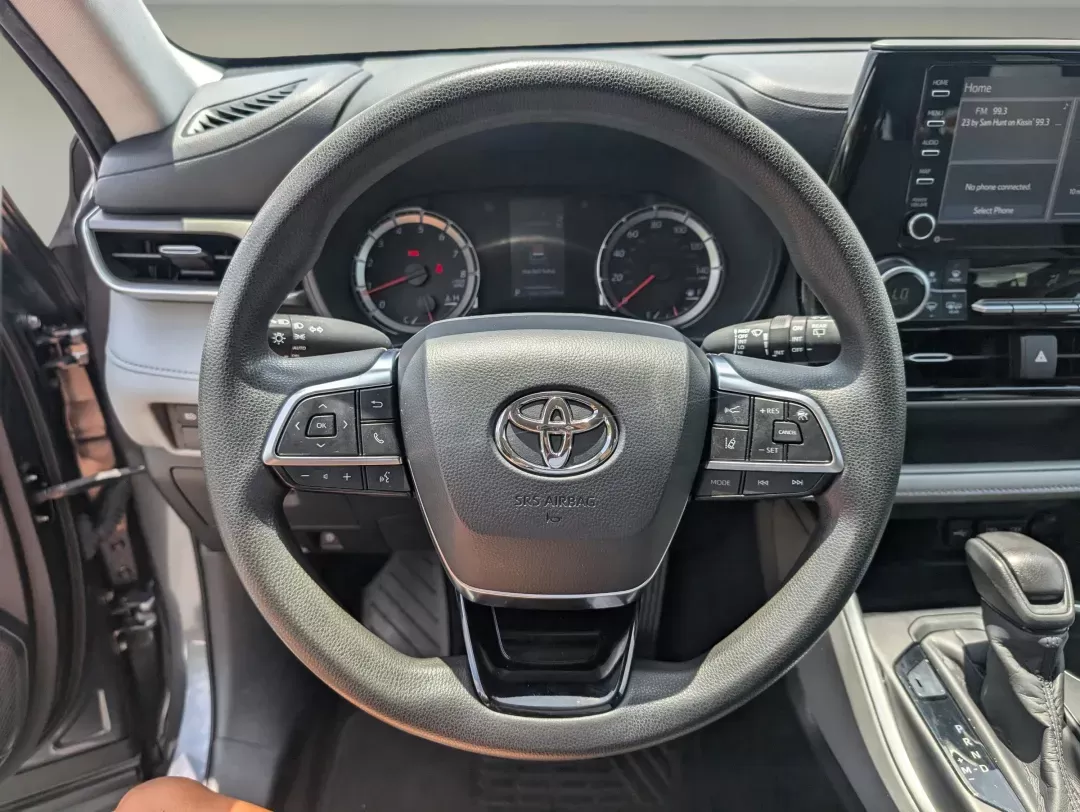 2020 Toyota Highlander L (5TDCZRAH3LS) with an Regular Unleaded V-6 3.5 L/211 engine, 8-Speed Automatic w/OD transmission, located at 3959 U.S. 80 W, Phenix City, AL, 36870, (334) 297-4885, 32.469296, -85.135185 - 2020 Toyota Highlander L - Photo#16