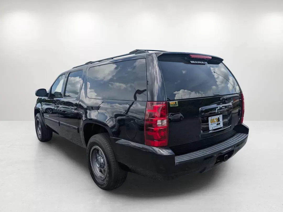 2013 /Ebony Chevrolet Suburban LT (1GNSCJE02DR) with an Gas/Ethanol V8 5.3L/323 engine, 6-Speed Automatic transmission, located at 3959 U.S. 80 W, Phenix City, AL, 36870, (334) 297-4885, 32.469296, -85.135185 - 2013 Chevrolet Suburban LT - Photo#7