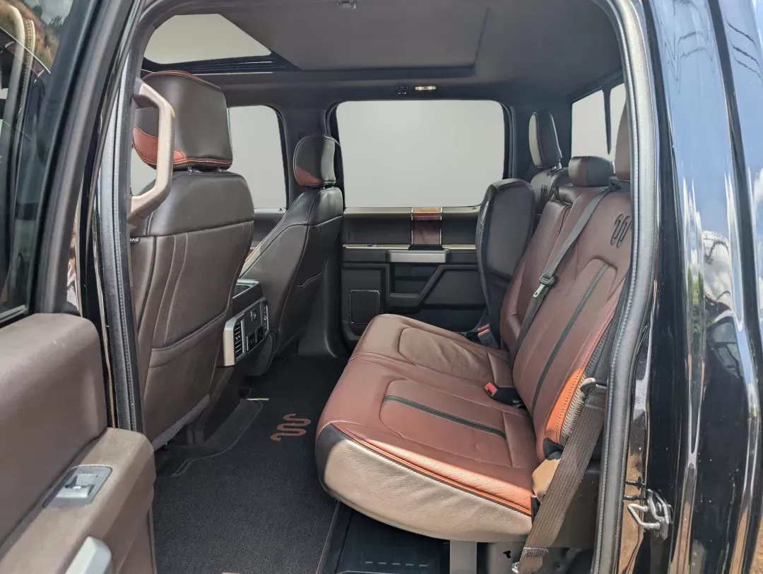 2018 Ford Super Duty F-250 SRW King Ranch (1FT7W2BT1JE) with an Intercooled Turbo Diesel V-8 6.7 L/406 engine, 6-Speed Automatic w/OD transmission, located at 3959 U.S. 80 W, Phenix City, AL, 36870, (334) 297-4885, 32.469296, -85.135185 - 2018 Ford Super Duty F-250 SRW King Ranch - Photo#11