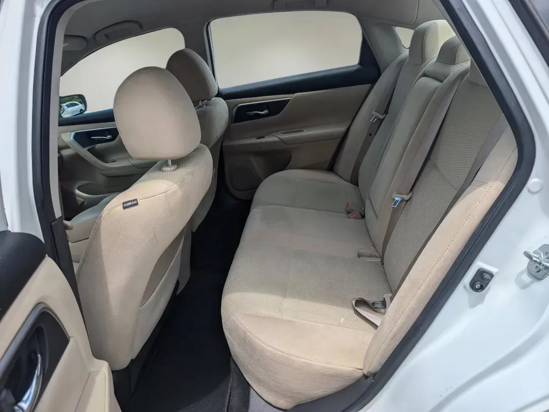 2015 Nissan Altima 2.5 S (1N4AL3AP6FC) with an Regular Unleaded I-4 2.5 L/152 engine, 1-Speed CVT w/OD transmission, located at 3959 U.S. 80 W, Phenix City, AL, 36870, (334) 297-4885, 32.469296, -85.135185 - 2015 Nissan Altima 2.5 S - Photo#10