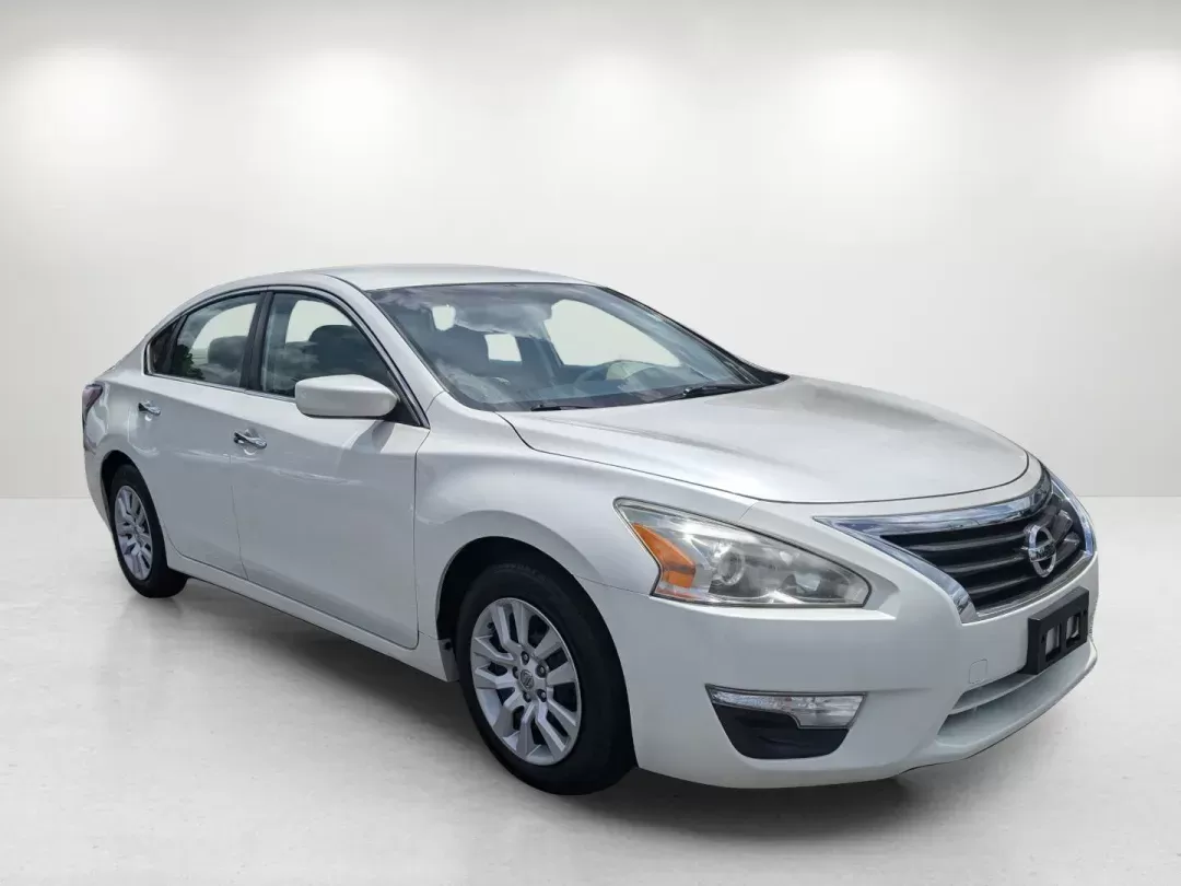 2015 Nissan Altima 2.5 S (1N4AL3AP6FC) with an Regular Unleaded I-4 2.5 L/152 engine, 1-Speed CVT w/OD transmission, located at 5115 14th Ave., Columbus, GA, 31904, (706) 323-0345, 32.511494, -84.971046 - 2015 Nissan Altima 2.5 S - Photo#2