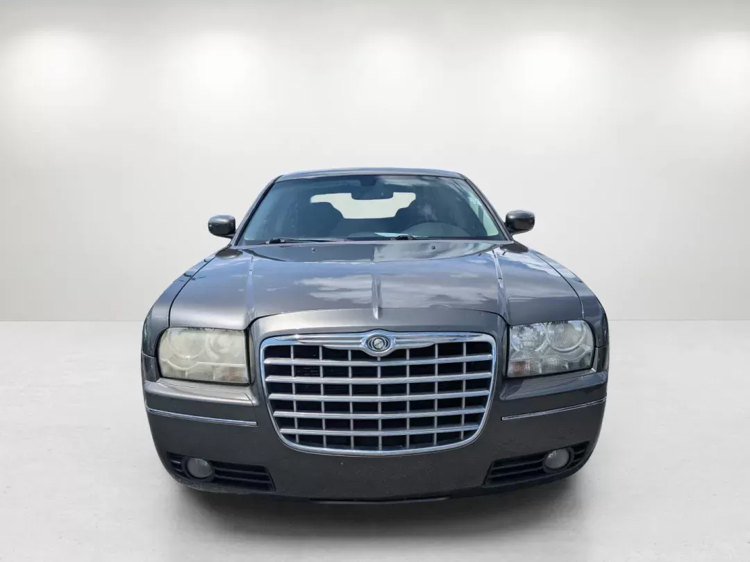 2009 /Dark slate gray Chrysler 300 Touring (2C3KA53V69H) with an Gas V6 3.5L/214 engine, 4-Speed Automatic transmission, located at 3959 U.S. 80 W, Phenix City, AL, 36870, (334) 297-4885, 32.469296, -85.135185 - 2009 Chrysler 300 Touring - Photo#1