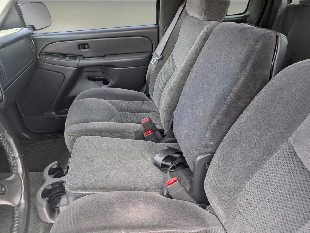 2006 /Dark Charcoal Chevrolet Silverado 1500 LT1 (1GCEC19V06Z) with an Gas V8 4.8L/293 engine, 4-Speed Automatic w/OD transmission, located at 3959 U.S. 80 W, Phenix City, AL, 36870, (334) 297-4885, 32.469296, -85.135185 - 2006 Chevrolet Silverado 1500 LT1 - Photo#9