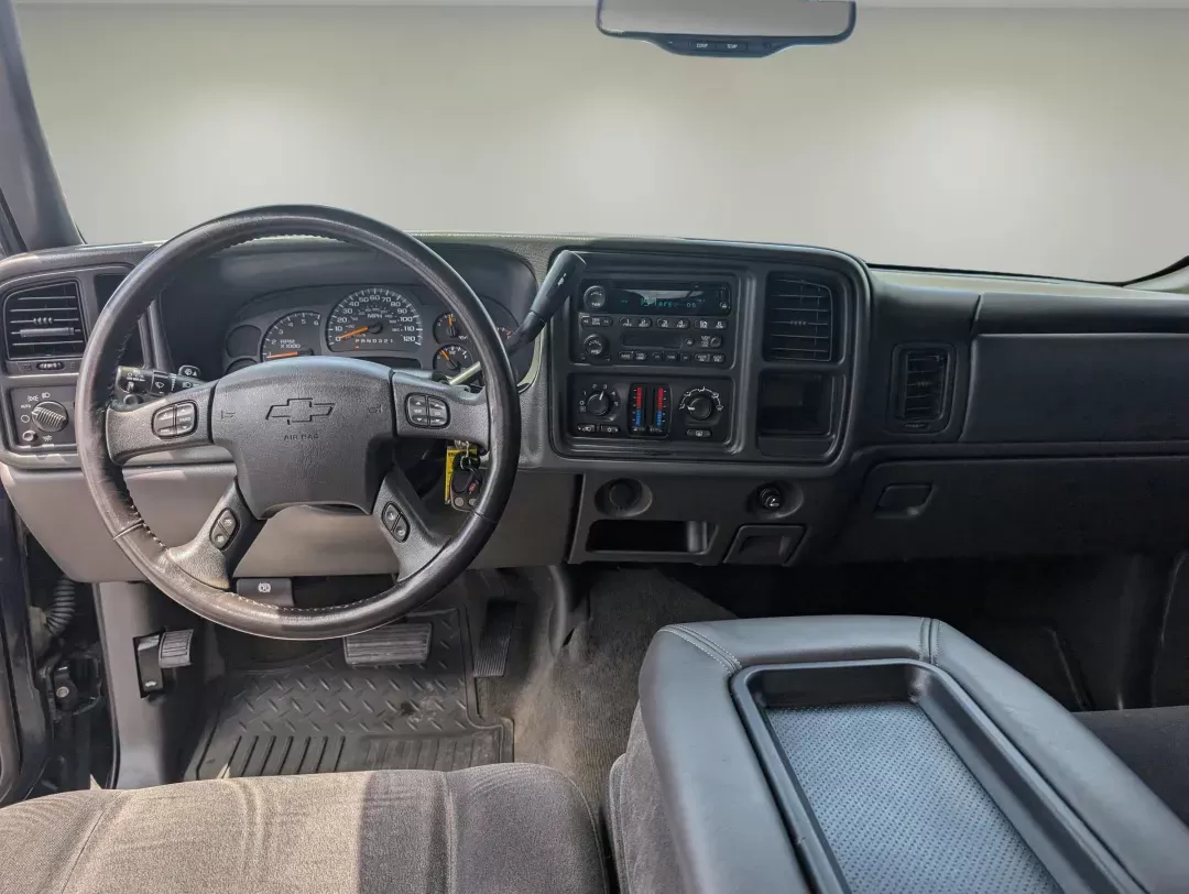 2006 /Dark Charcoal Chevrolet Silverado 1500 LT1 (1GCEC19V06Z) with an Gas V8 4.8L/293 engine, 4-Speed Automatic w/OD transmission, located at 3959 U.S. 80 W, Phenix City, AL, 36870, (334) 297-4885, 32.469296, -85.135185 - 2006 Chevrolet Silverado 1500 LT1 - Photo#12