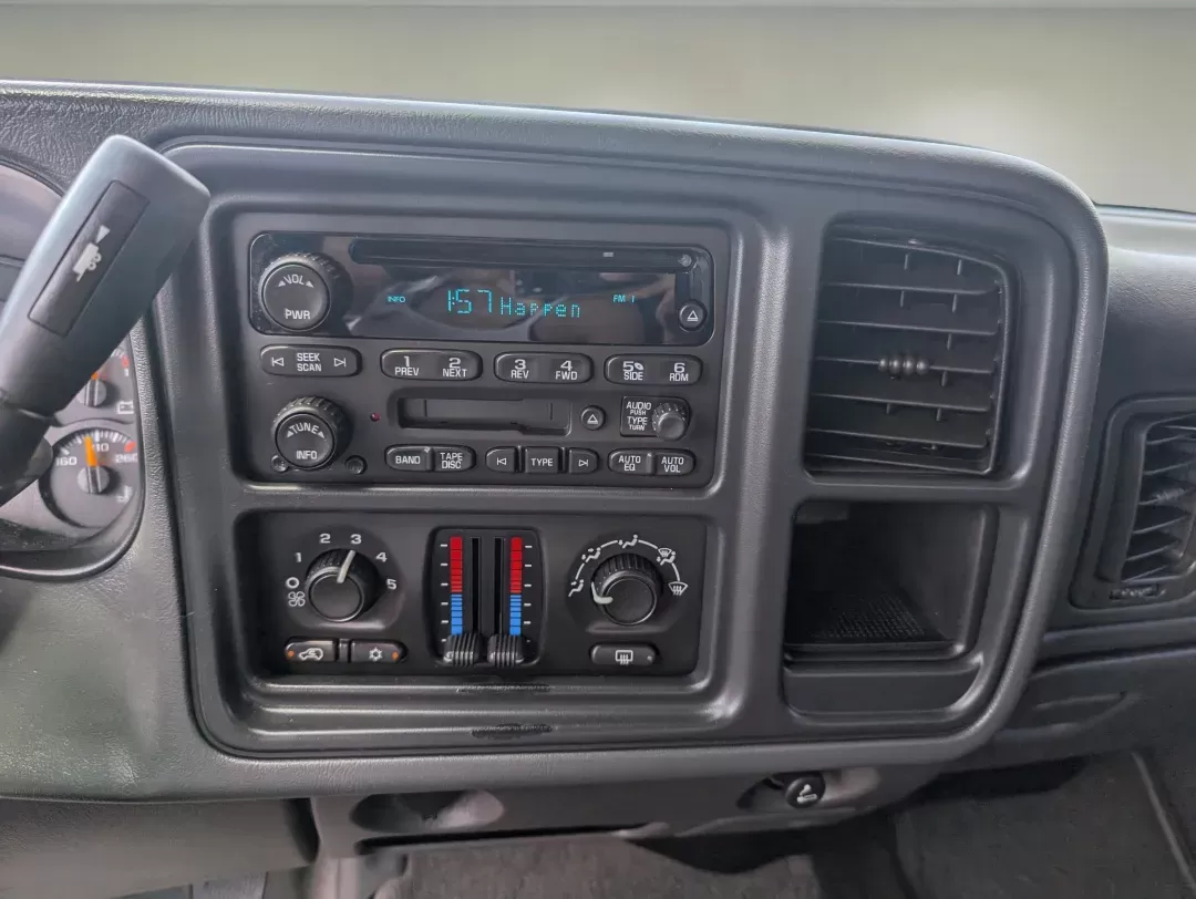 2006 /Dark Charcoal Chevrolet Silverado 1500 LT1 (1GCEC19V06Z) with an Gas V8 4.8L/293 engine, 4-Speed Automatic w/OD transmission, located at 3959 U.S. 80 W, Phenix City, AL, 36870, (334) 297-4885, 32.469296, -85.135185 - 2006 Chevrolet Silverado 1500 LT1 - Photo#14