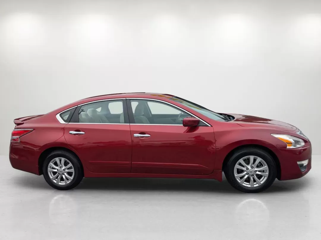 2015 /Beige Nissan Altima 2.5 S (1N4AL3AP4FC) with an Regular Unleaded I-4 2.5 L/152 engine, 1-Speed CVT w/OD transmission, located at 3959 U.S. 80 W, Phenix City, AL, 36870, (334) 297-4885, 32.469296, -85.135185 - 2015 Nissan Altima 2.5 S - Photo#3