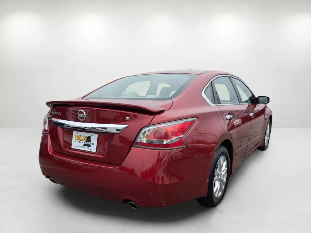 2015 /Beige Nissan Altima 2.5 S (1N4AL3AP4FC) with an Regular Unleaded I-4 2.5 L/152 engine, 1-Speed CVT w/OD transmission, located at 3959 U.S. 80 W, Phenix City, AL, 36870, (334) 297-4885, 32.469296, -85.135185 - 2015 Nissan Altima 2.5 S - Photo#4