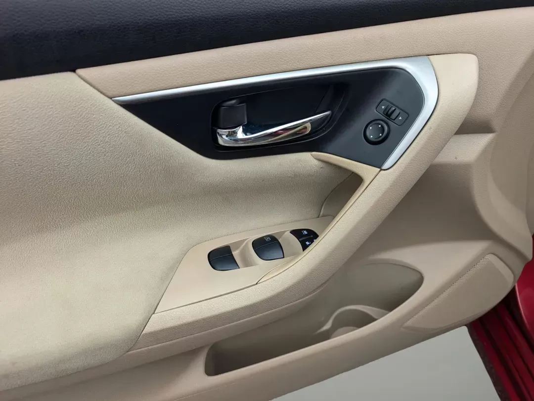 2015 /Beige Nissan Altima 2.5 S (1N4AL3AP4FC) with an Regular Unleaded I-4 2.5 L/152 engine, 1-Speed CVT w/OD transmission, located at 3959 U.S. 80 W, Phenix City, AL, 36870, (334) 297-4885, 32.469296, -85.135185 - 2015 Nissan Altima 2.5 S - Photo#8