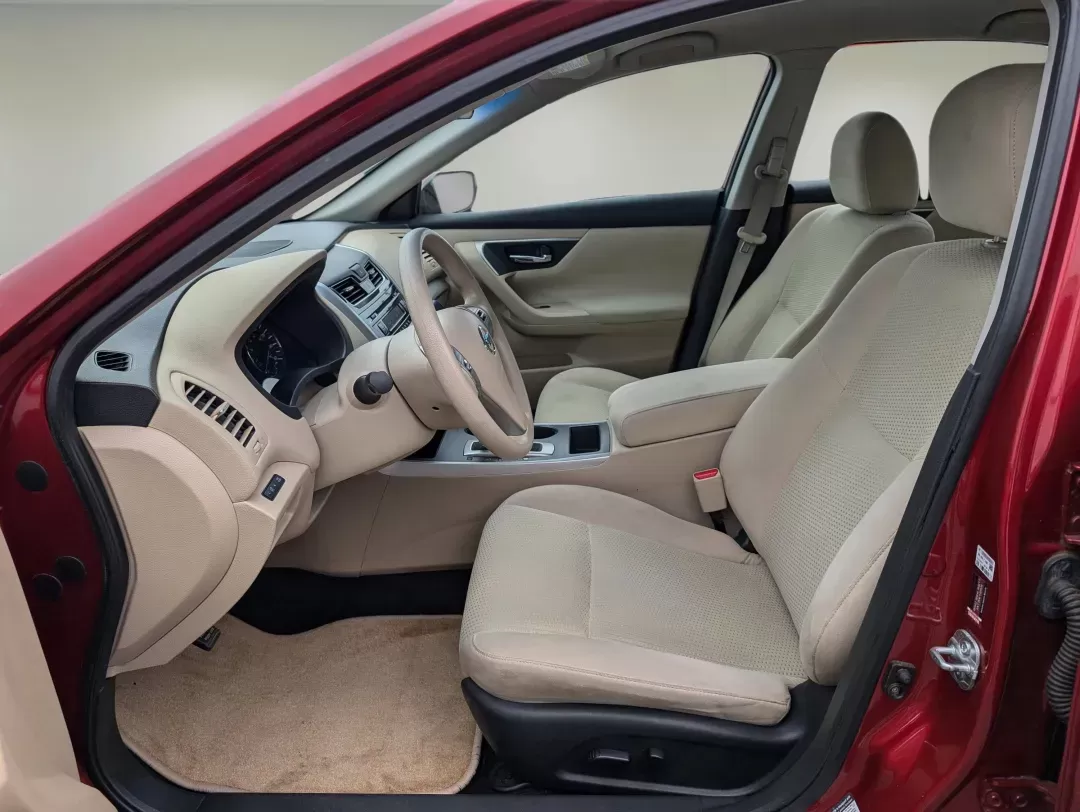 2015 /Beige Nissan Altima 2.5 S (1N4AL3AP4FC) with an Regular Unleaded I-4 2.5 L/152 engine, 1-Speed CVT w/OD transmission, located at 3959 U.S. 80 W, Phenix City, AL, 36870, (334) 297-4885, 32.469296, -85.135185 - 2015 Nissan Altima 2.5 S - Photo#9