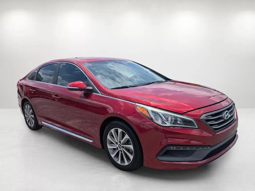 2015 /Gray Hyundai Sonata 2.4L Sport (5NPE34AF2FH) with an Regular Unleaded I-4 2.4 L/144 engine, 6-Speed Automatic w/OD transmission, located at 3959 U.S. 80 W, Phenix City, AL, 36870, (334) 297-4885, 32.469296, -85.135185 - 2015 Hyundai Sonata 2.4L Sport - Photo#2