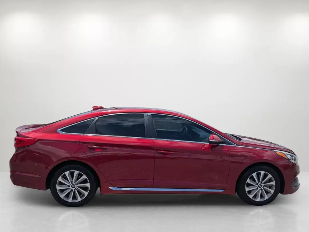 2015 /Gray Hyundai Sonata 2.4L Sport (5NPE34AF2FH) with an Regular Unleaded I-4 2.4 L/144 engine, 6-Speed Automatic w/OD transmission, located at 3959 U.S. 80 W, Phenix City, AL, 36870, (334) 297-4885, 32.469296, -85.135185 - 2015 Hyundai Sonata 2.4L Sport - Photo#3