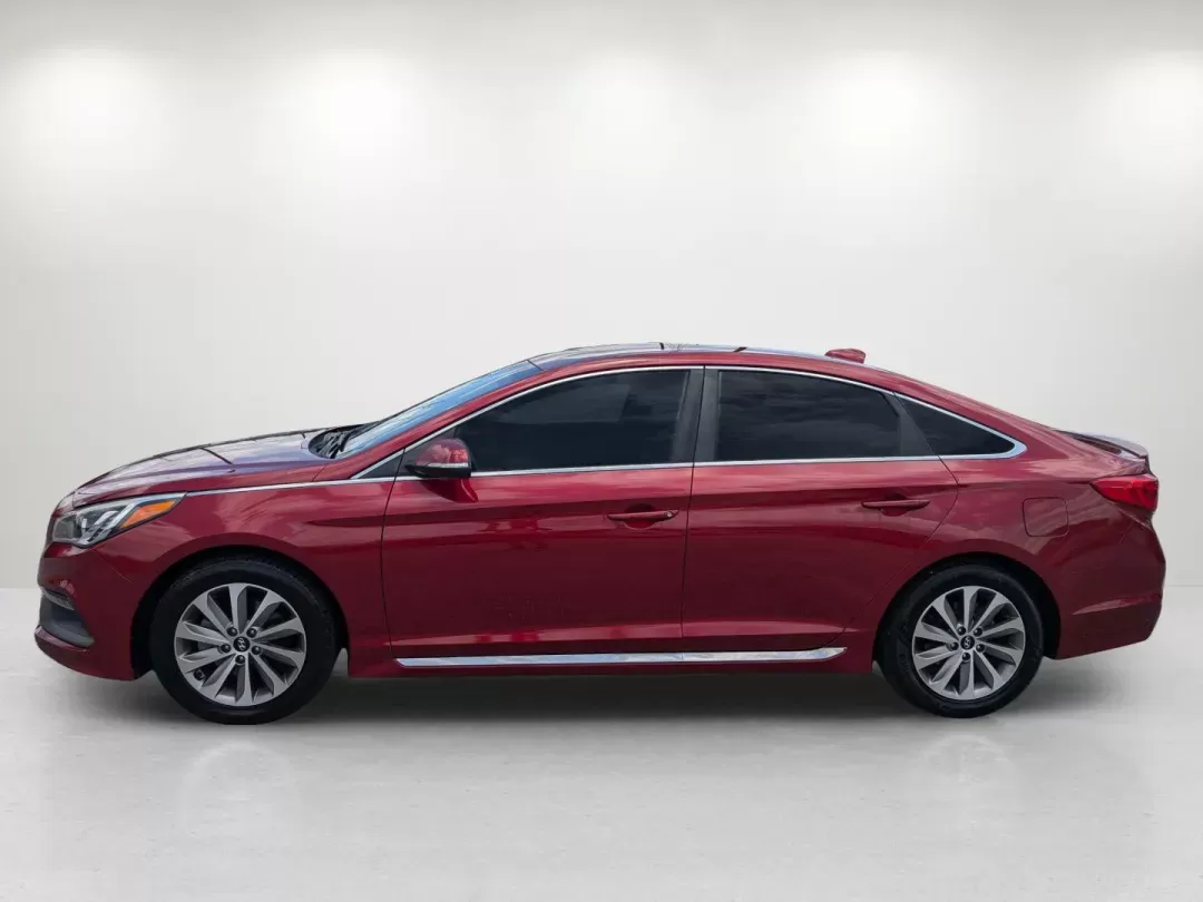 2015 /Gray Hyundai Sonata 2.4L Sport (5NPE34AF2FH) with an Regular Unleaded I-4 2.4 L/144 engine, 6-Speed Automatic w/OD transmission, located at 3959 U.S. 80 W, Phenix City, AL, 36870, (334) 297-4885, 32.469296, -85.135185 - 2015 Hyundai Sonata 2.4L Sport - Photo#7