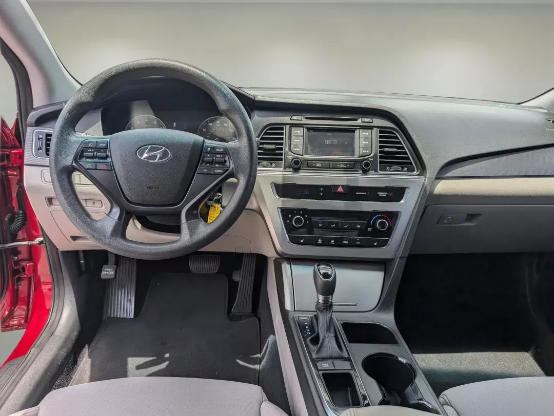 2015 /Gray Hyundai Sonata 2.4L Sport (5NPE34AF2FH) with an Regular Unleaded I-4 2.4 L/144 engine, 6-Speed Automatic w/OD transmission, located at 3959 U.S. 80 W, Phenix City, AL, 36870, (334) 297-4885, 32.469296, -85.135185 - 2015 Hyundai Sonata 2.4L Sport - Photo#11