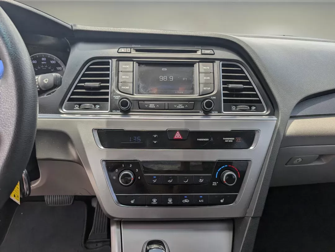 2015 /Gray Hyundai Sonata 2.4L Sport (5NPE34AF2FH) with an Regular Unleaded I-4 2.4 L/144 engine, 6-Speed Automatic w/OD transmission, located at 3959 U.S. 80 W, Phenix City, AL, 36870, (334) 297-4885, 32.469296, -85.135185 - 2015 Hyundai Sonata 2.4L Sport - Photo#14