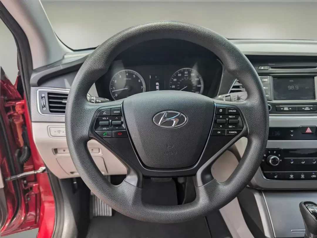 2015 /Gray Hyundai Sonata 2.4L Sport (5NPE34AF2FH) with an Regular Unleaded I-4 2.4 L/144 engine, 6-Speed Automatic w/OD transmission, located at 3959 U.S. 80 W, Phenix City, AL, 36870, (334) 297-4885, 32.469296, -85.135185 - 2015 Hyundai Sonata 2.4L Sport - Photo#15
