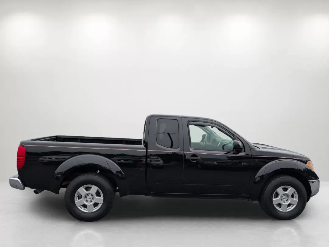 2008 Nissan Frontier (1N6AD06U78C) with an Gas V6 4.0L/241 engine, located at 3959 U.S. 80 W, Phenix City, AL, 36870, (334) 297-4885, 32.469296, -85.135185 - 2008 Nissan Frontier - Photo#3