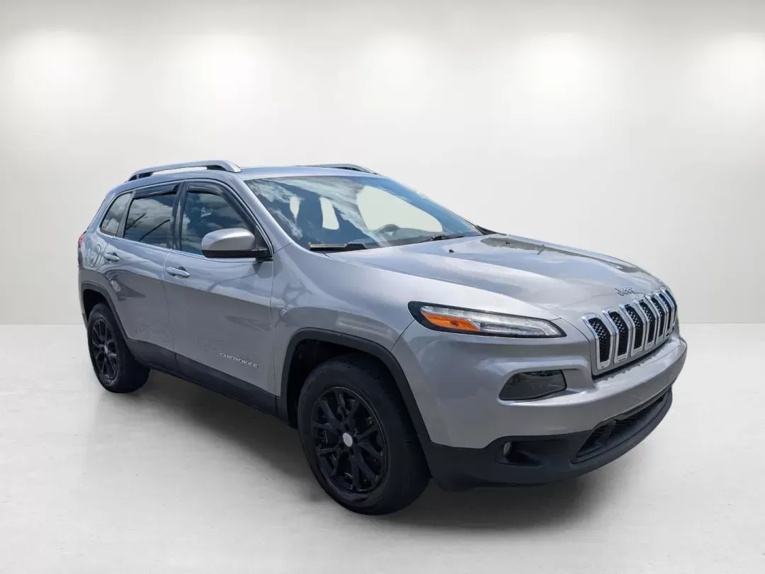 2015 /Black Jeep Cherokee Latitude (1C4PJMCS0FW) with an Regular Unleaded V-6 3.2 L/198 engine, 9-Speed Automatic w/OD transmission, located at 3959 U.S. 80 W, Phenix City, AL, 36870, (334) 297-4885, 32.469296, -85.135185 - 2015 Jeep Cherokee Latitude - Photo#2