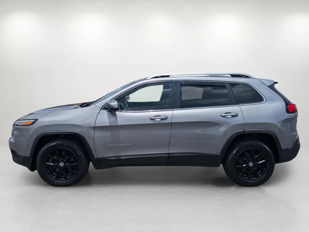 2015 /Black Jeep Cherokee Latitude (1C4PJMCS0FW) with an Regular Unleaded V-6 3.2 L/198 engine, 9-Speed Automatic w/OD transmission, located at 3959 U.S. 80 W, Phenix City, AL, 36870, (334) 297-4885, 32.469296, -85.135185 - 2015 Jeep Cherokee Latitude - Photo#7
