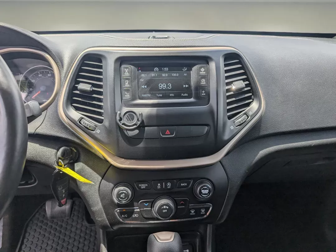 2015 /Black Jeep Cherokee Latitude (1C4PJMCS0FW) with an Regular Unleaded V-6 3.2 L/198 engine, 9-Speed Automatic w/OD transmission, located at 3959 U.S. 80 W, Phenix City, AL, 36870, (334) 297-4885, 32.469296, -85.135185 - 2015 Jeep Cherokee Latitude - Photo#13