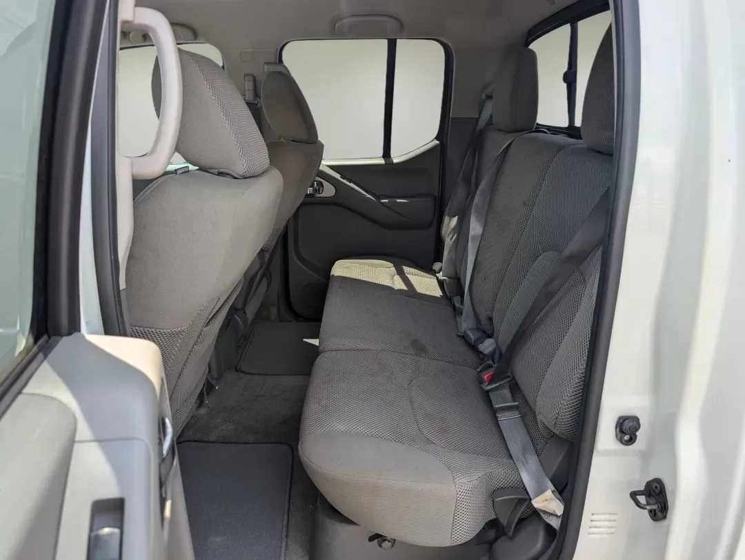 2014 /Steel Nissan Frontier SV (1N6AD0ER9EN) with an Regular Unleaded V-6 4.0 L/241 engine, 5-Speed Automatic w/OD transmission, located at 3959 U.S. 80 W, Phenix City, AL, 36870, (334) 297-4885, 32.469296, -85.135185 - 2014 Nissan Frontier SV - Photo#10